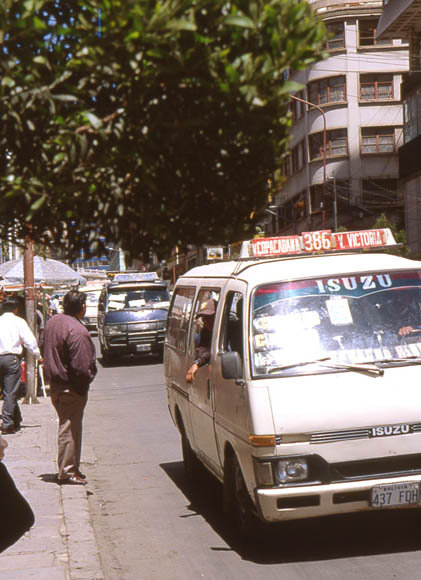 Minivans beherschen die Strassen von La Paz