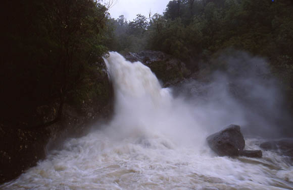 Dank des vielen Regens, war der Wasserfall gut befllt