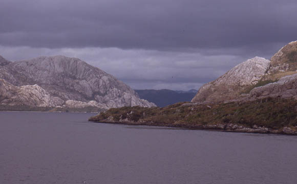 Die teilweise nur 50m breiten Fjorde von Sd-Chile