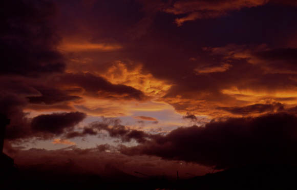 Dramtisch kitschiger Sonnenuntergang 