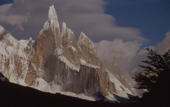 Und da isser - Der Cerro Torre am 7.Feb.2001 und wir haben ihn gesehen !