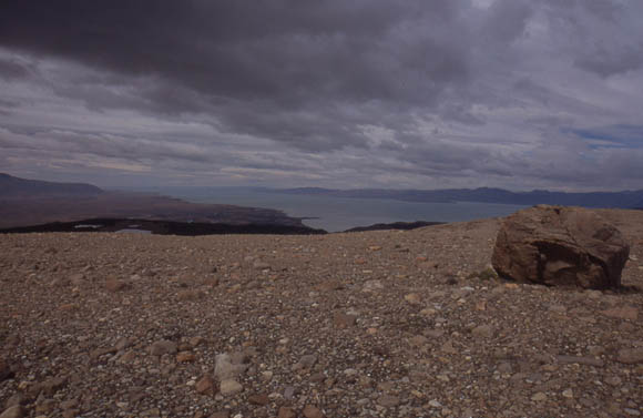 Blick zurck (Osten) auf die Pampa mit dem Gletschersee Lago Viedma