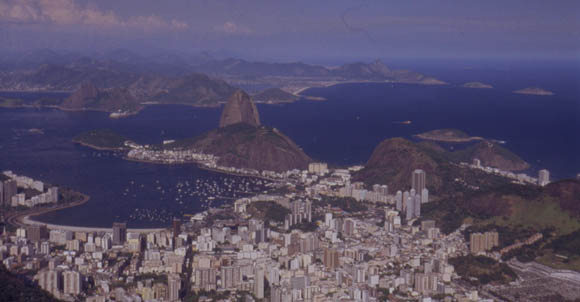 Rio de Janerio mit seinen Zuckhten und dem Atlantik