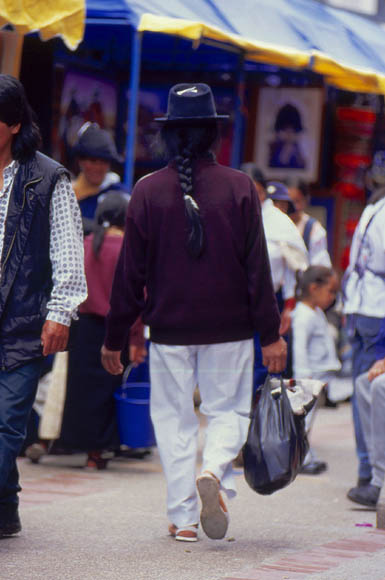 Mann in Tracht - Hier tragen auch Mnner Zpfe