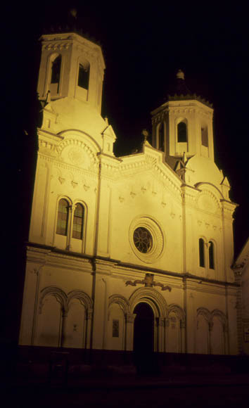 Kirche bei Nacht